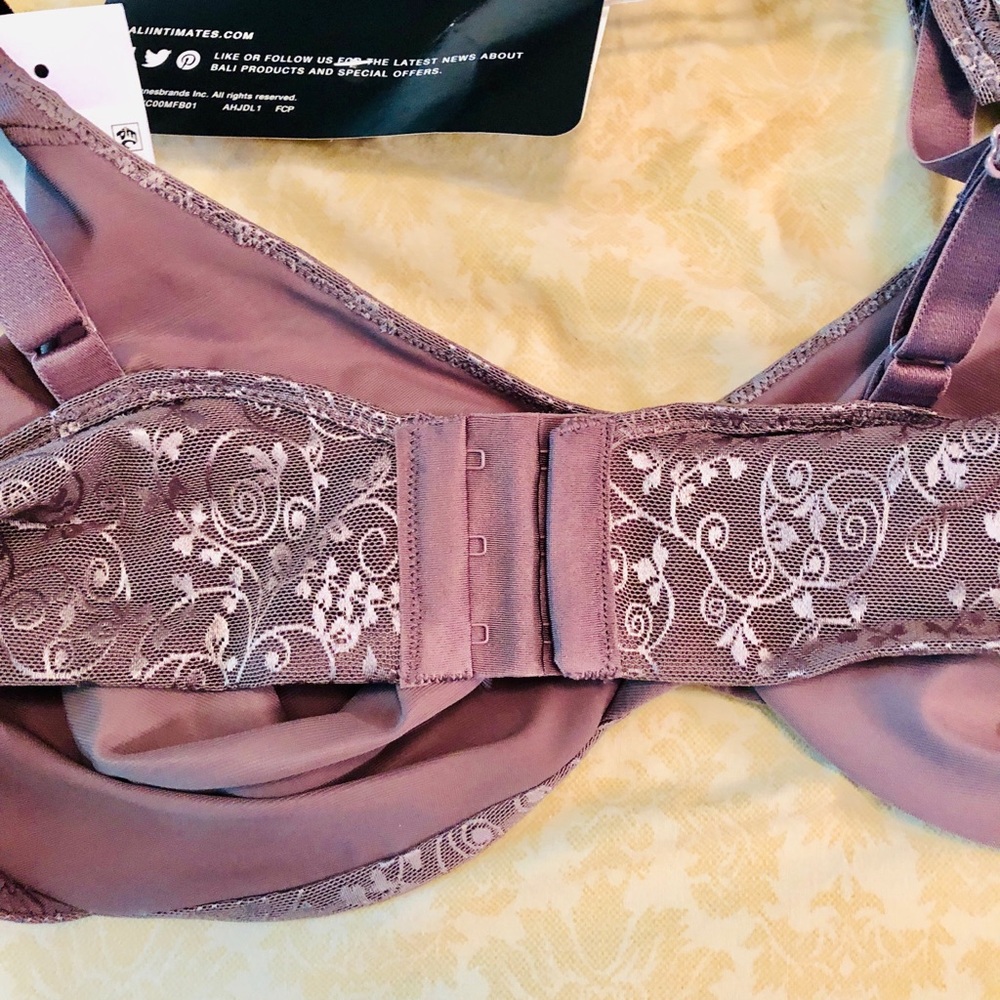 Bras! - Picture 5 of 8